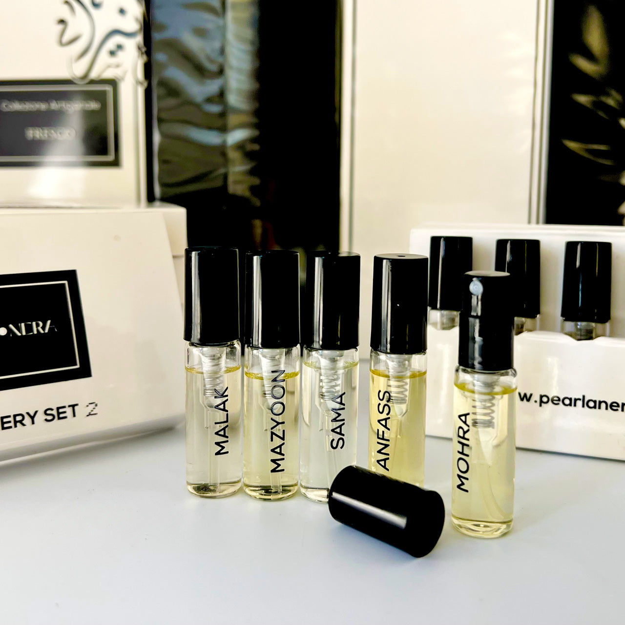 PEARLANERA is bringing the art of browsing to life by sending "discovery sets" directly to your door. Each is filled with a collection of sample-size scents — five —that are far more substantial than typical single-spray testers.